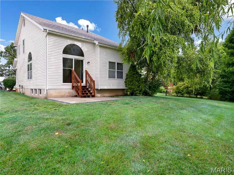 836 Wayland Drive, O'Fallon, MO 63366 — listing photo 4 of 40