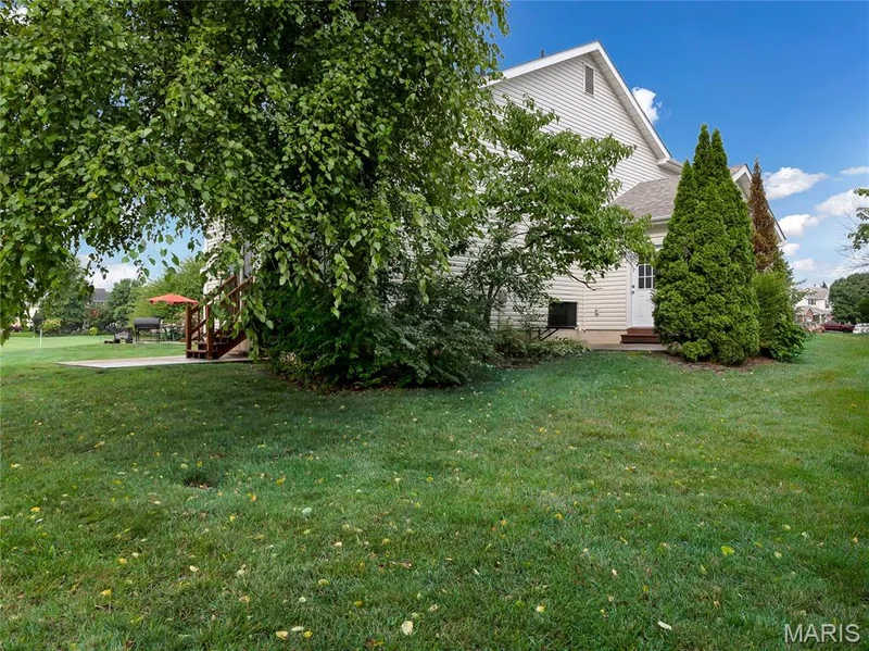 836 Wayland Drive, O'Fallon, MO 63366 — listing photo 6 of 40