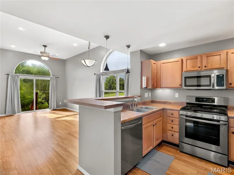 836 Wayland Drive, O'Fallon, MO 63366 — listing photo 17 of 40