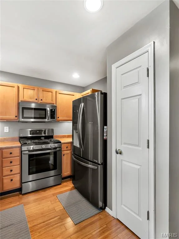 836 Wayland Drive, O'Fallon, MO 63366 — listing photo 18 of 40