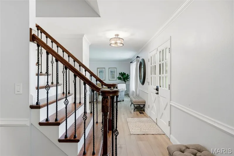 2156 Courtleigh Lane, Chesterfield, MO 63017 — listing photo 5 of 54