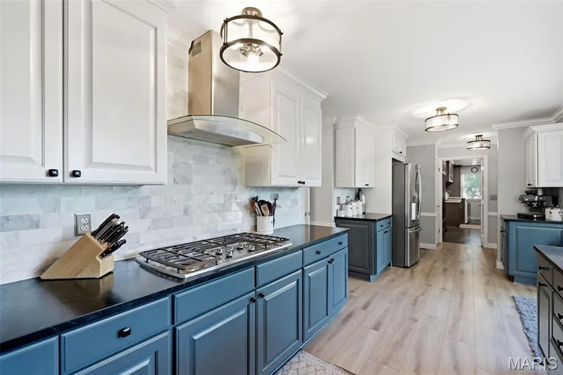 2156 Courtleigh Lane, Chesterfield, MO 63017 — listing photo 11 of 54