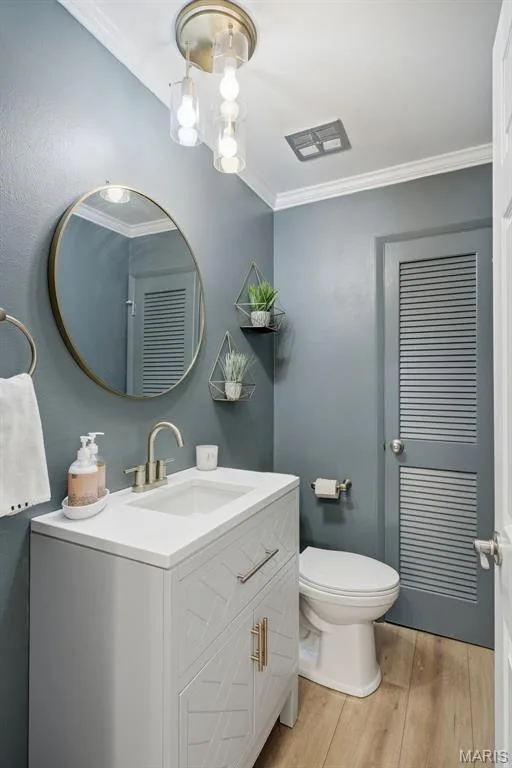 2156 Courtleigh Lane, Chesterfield, MO 63017 — listing photo 15 of 54