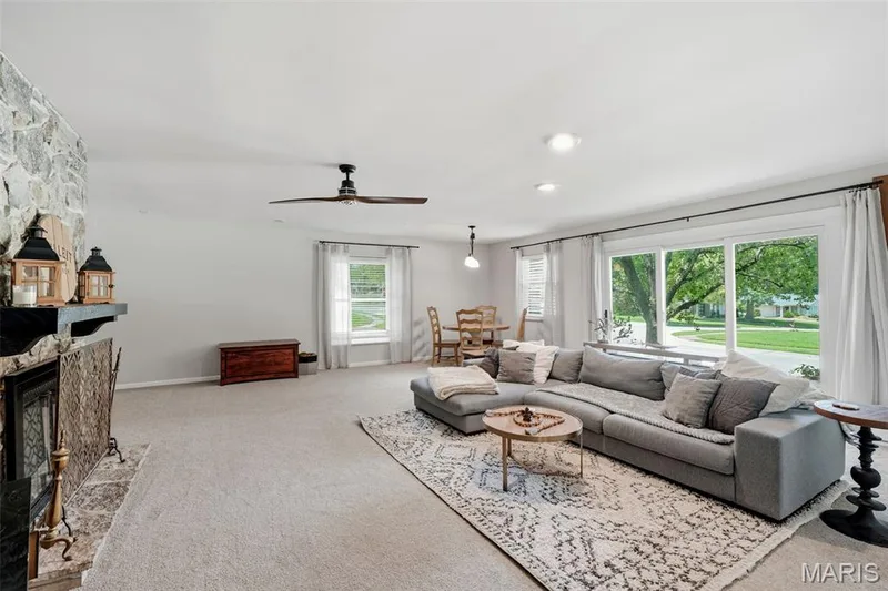 2156 Courtleigh Lane, Chesterfield, MO 63017 — listing photo 19 of 54