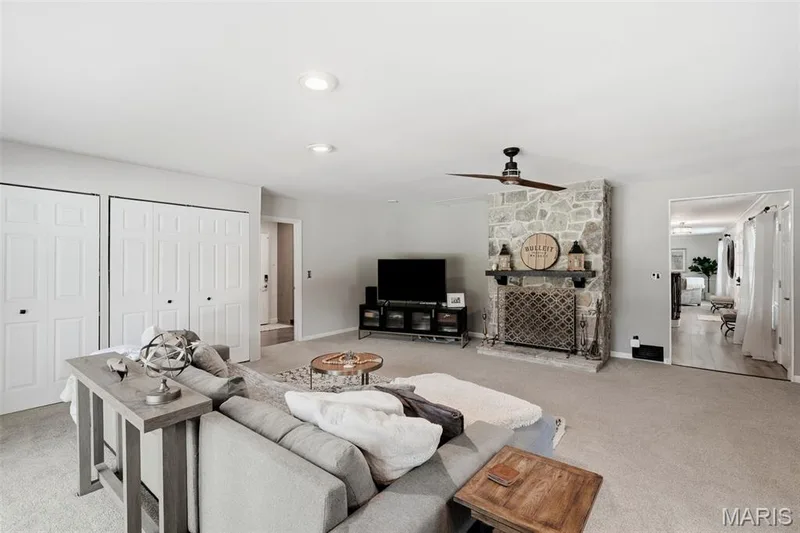 2156 Courtleigh Lane, Chesterfield, MO 63017 — listing photo 21 of 54