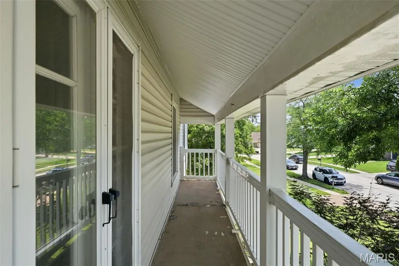 2156 Courtleigh Lane, Chesterfield, MO 63017 — listing photo 32 of 54