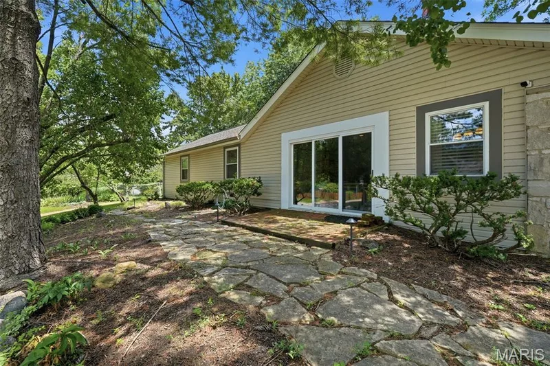 2156 Courtleigh Lane, Chesterfield, MO 63017 — listing photo 43 of 54