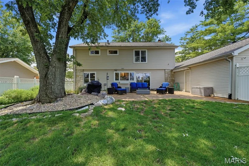 2156 Courtleigh Lane, Chesterfield, MO 63017 — listing photo 44 of 54