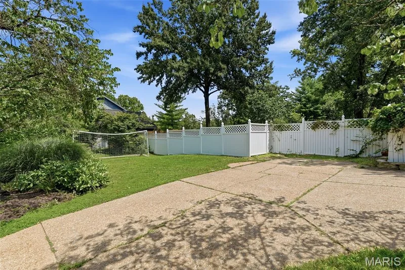 2156 Courtleigh Lane, Chesterfield, MO 63017 — listing photo 49 of 54