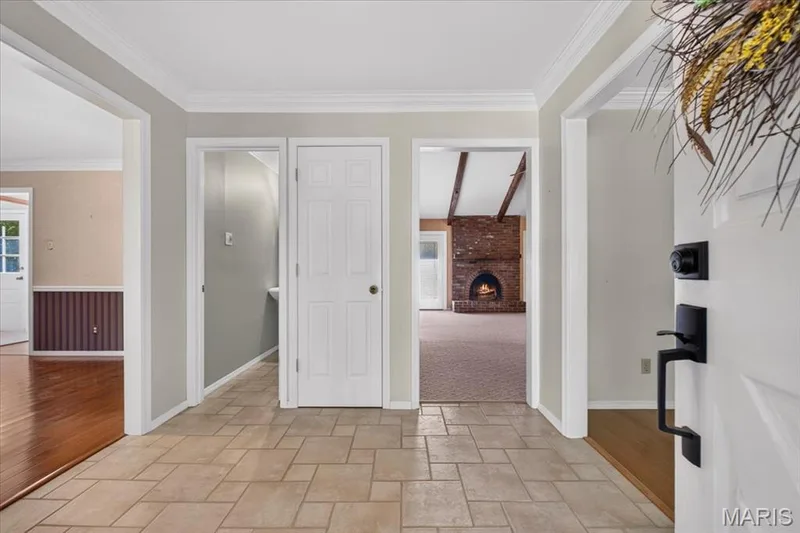 1632 Lochcrest Drive, Chesterfield, MO 63017 — listing photo 7 of 50