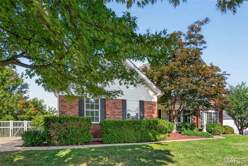 1519 Oakland Hills Drive, O'Fallon, MO 63366 — listing photo 4 of 51
