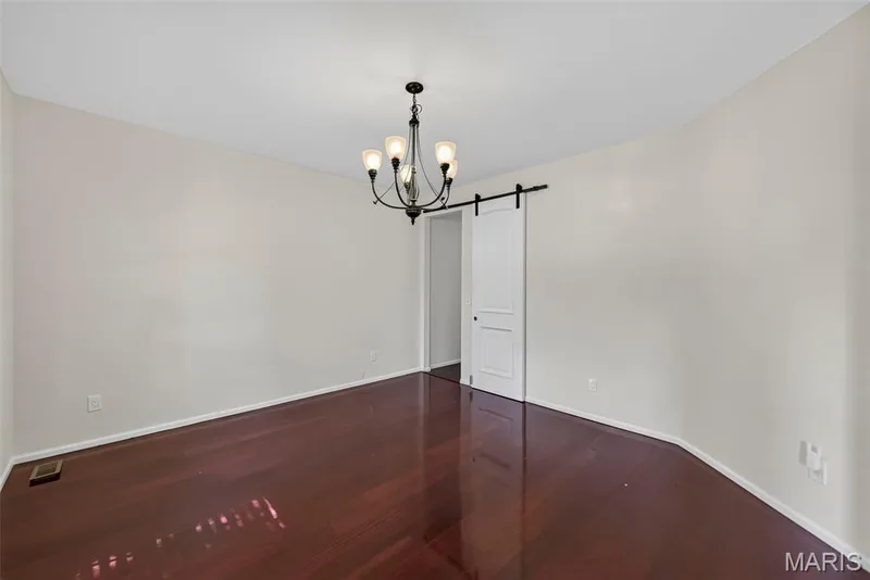 1519 Oakland Hills Drive, O'Fallon, MO 63366 — listing photo 9 of 51