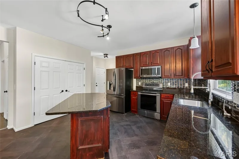 1519 Oakland Hills Drive, O'Fallon, MO 63366 — listing photo 11 of 51