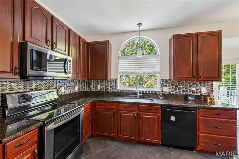 1519 Oakland Hills Drive, O'Fallon, MO 63366 — listing photo 13 of 51