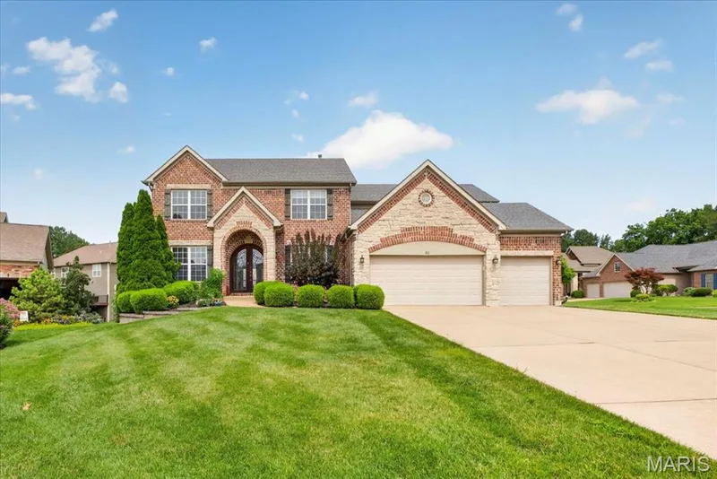 The home is located on a cul-de-sac .27 Acre corner lot. — 31 Pinewood Court, Dardenne Prairie, MO 63368
