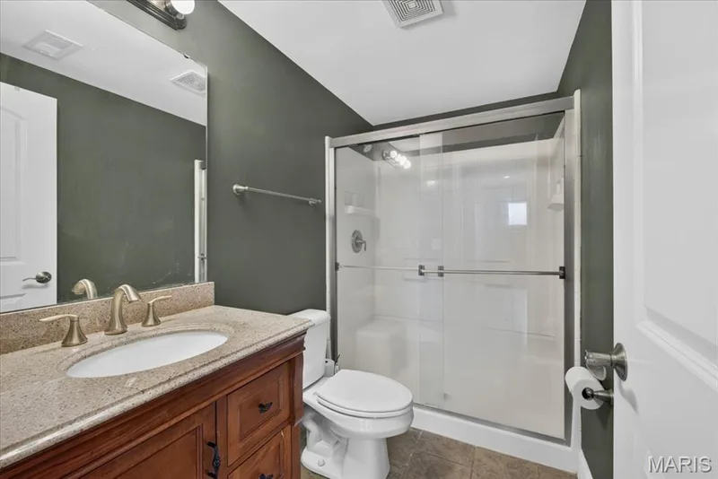 The Lower Level full bathroom. — 31 Pinewood Court, Dardenne Prairie, MO 63368