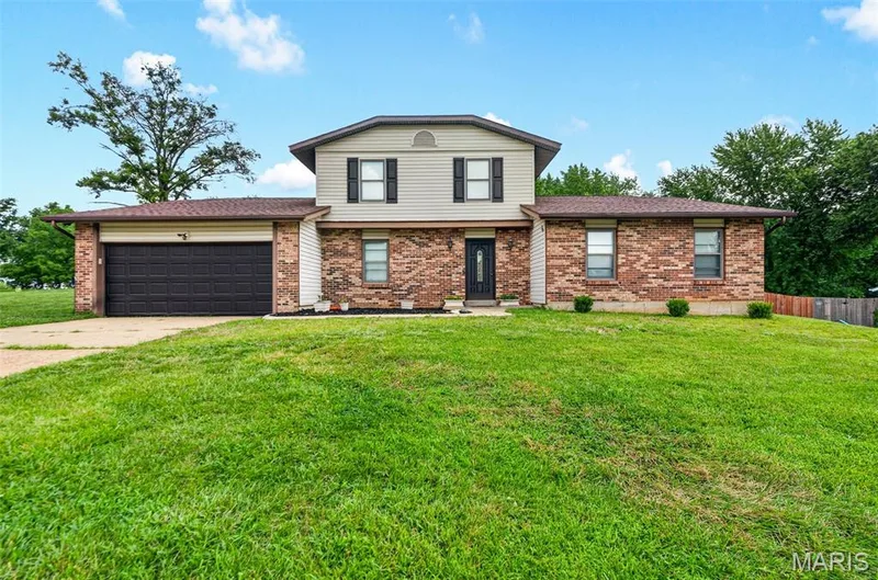 20 Sandalwood Court, St Charles, MO 63304 — listing photo 33 of 35