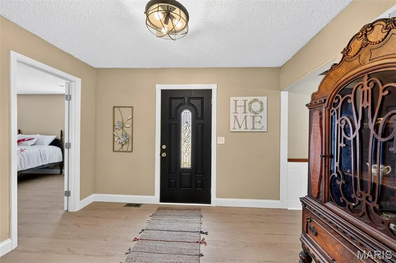 20 Sandalwood Court, St Charles, MO 63304 — listing photo 2 of 35