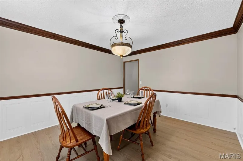 20 Sandalwood Court, St Charles, MO 63304 — listing photo 14 of 35