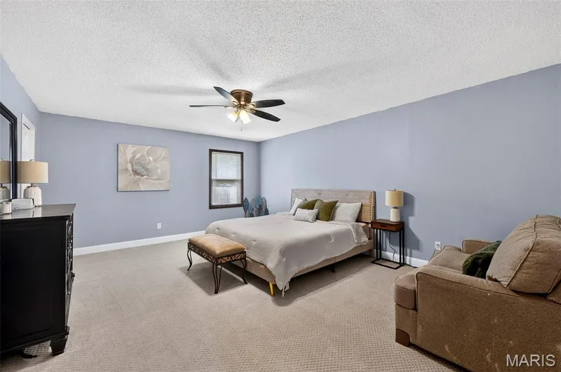 20 Sandalwood Court, St Charles, MO 63304 — listing photo 5 of 35