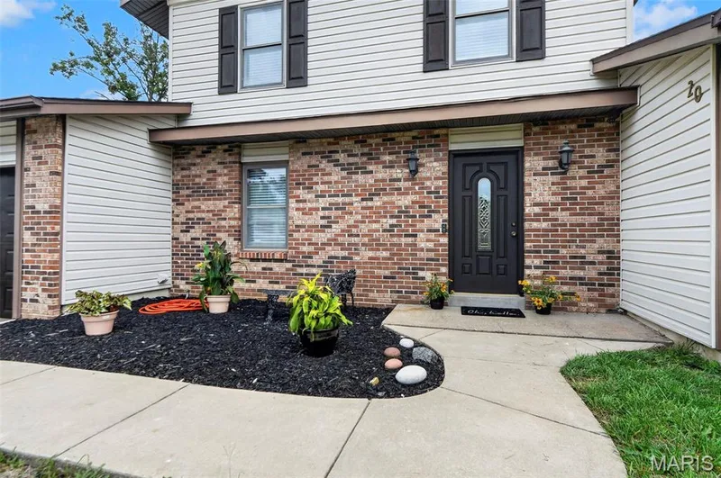 20 Sandalwood Court, St Charles, MO 63304 — listing photo 34 of 35