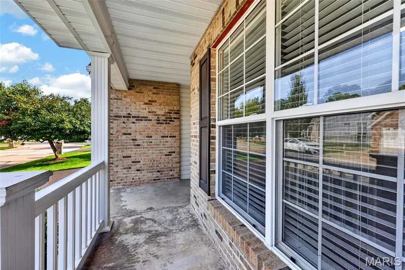 415 Newport Drive, St Peters, MO 63376 — listing photo 5 of 44
