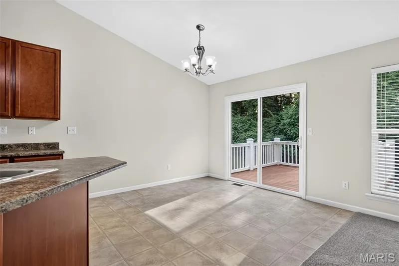 415 Newport Drive, St Peters, MO 63376 — listing photo 14 of 44