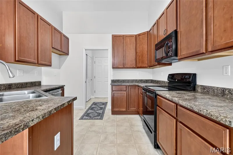 415 Newport Drive, St Peters, MO 63376 — listing photo 15 of 44