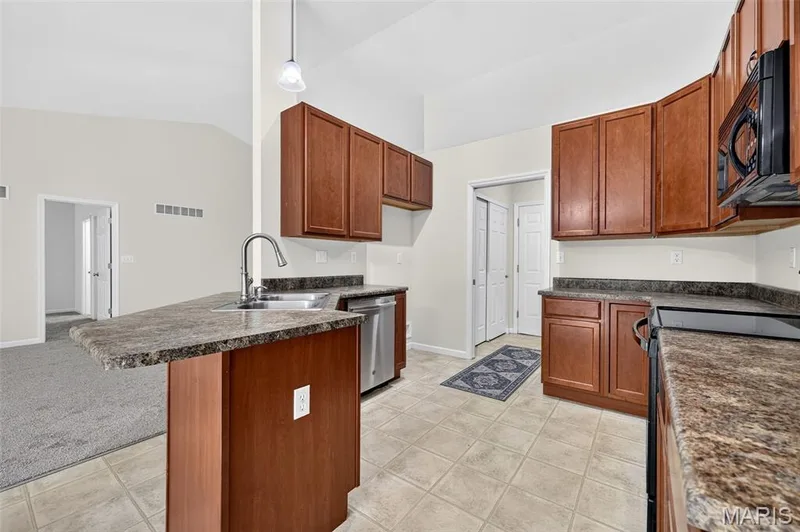 415 Newport Drive, St Peters, MO 63376 — listing photo 18 of 44