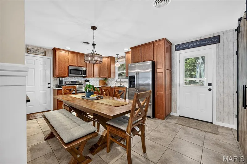 802 Barbara Place, O'Fallon, MO 63366 — listing photo 10 of 37