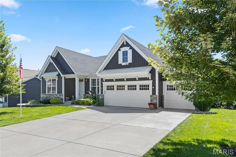 Welcome home to 1316 Silver Fern Drive in Lake St. Lous. — 1316 Silver Fern Drive, Lake St. Louis, MO 63367