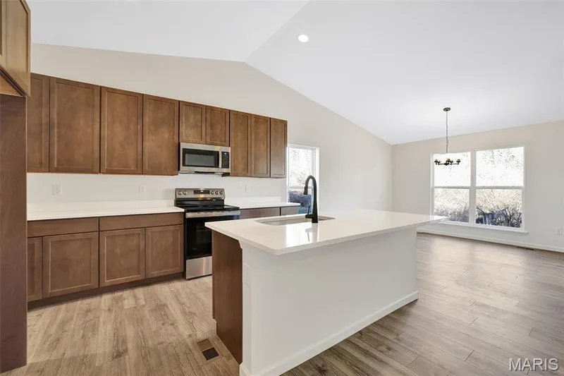 375 Butterfly Garden Lane, Wentzville, MO 63385 — listing photo 6 of 23
