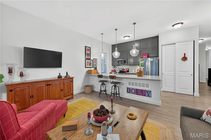 Just the RIGHT AMOUNT of Space for Entertaining or Everyday Living! — 6170 Suntan Drive, St Charles, MO 63301