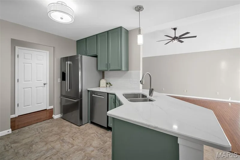 Updated lighting. 9 Ft. ceilings. — 3416 Sun Bear Court #830C, Wentzville, MO 63385
