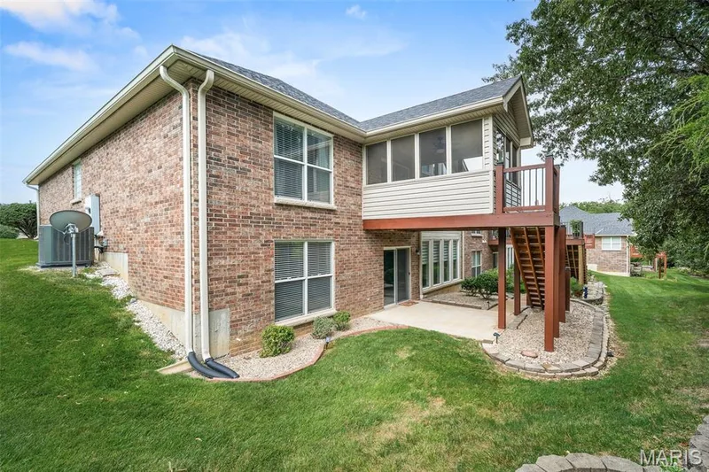 Sit on your screened in porch/deck and drink your morning coffee. — 3416 Sun Bear Court #830C, Wentzville, MO 63385