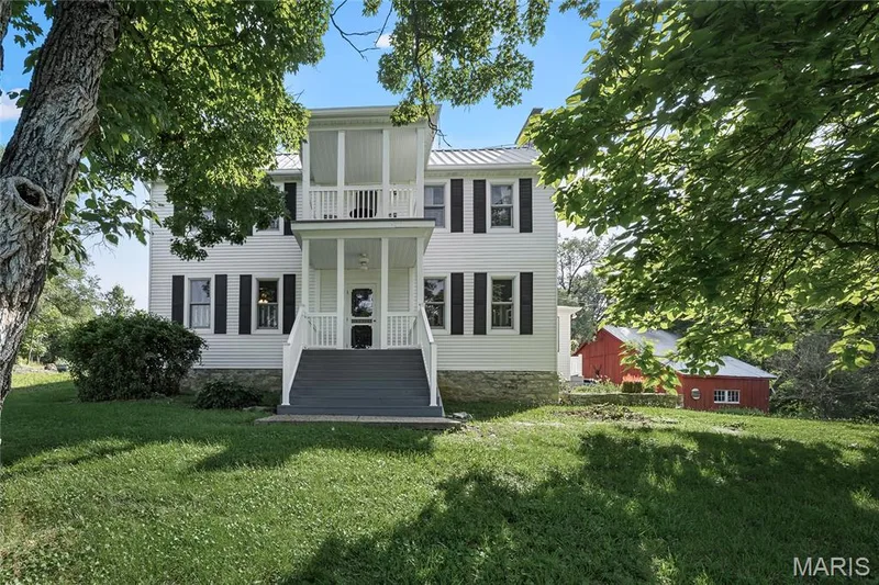 1415 Highway F, Defiance, MO 63341 — listing photo 2 of 96