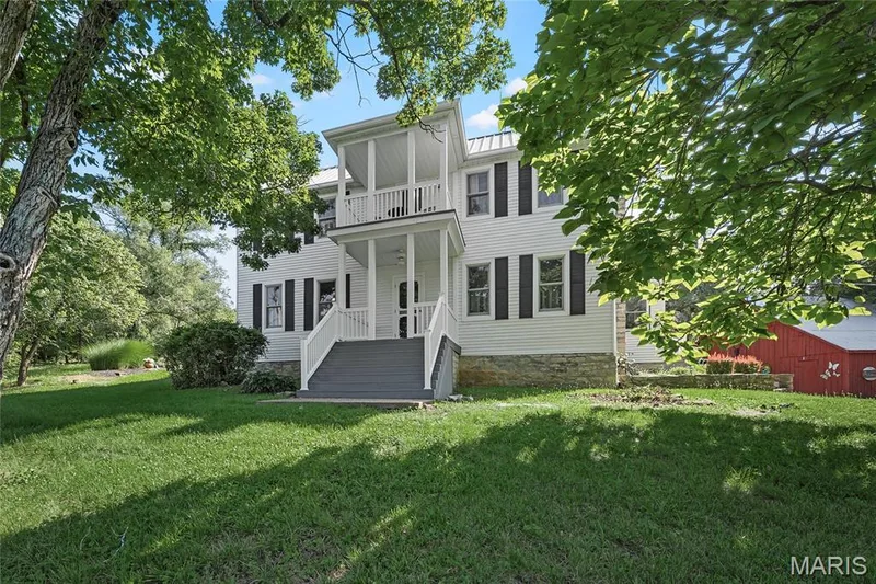 1415 Highway F, Defiance, MO 63341 — listing photo 3 of 96
