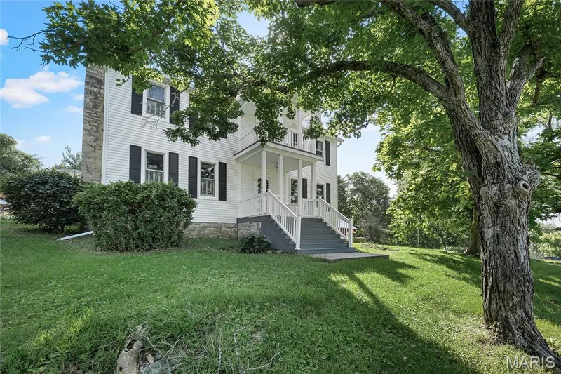 1415 Highway F, Defiance, MO 63341 — listing photo 4 of 96