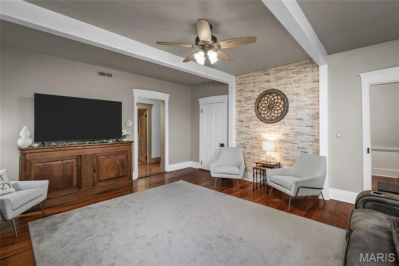 1415 Highway F, Defiance, MO 63341 — listing photo 13 of 96