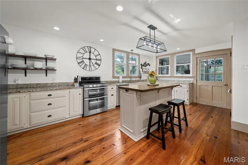 1415 Highway F, Defiance, MO 63341 — listing photo 14 of 96