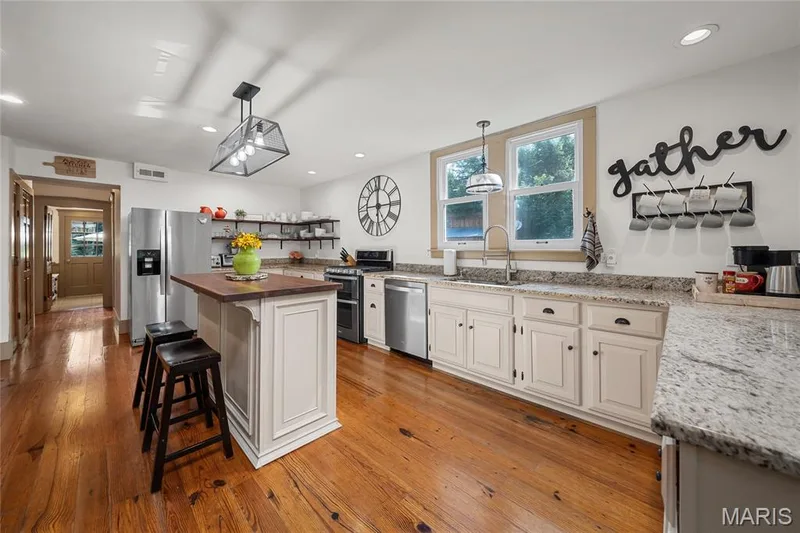 1415 Highway F, Defiance, MO 63341 — listing photo 16 of 96