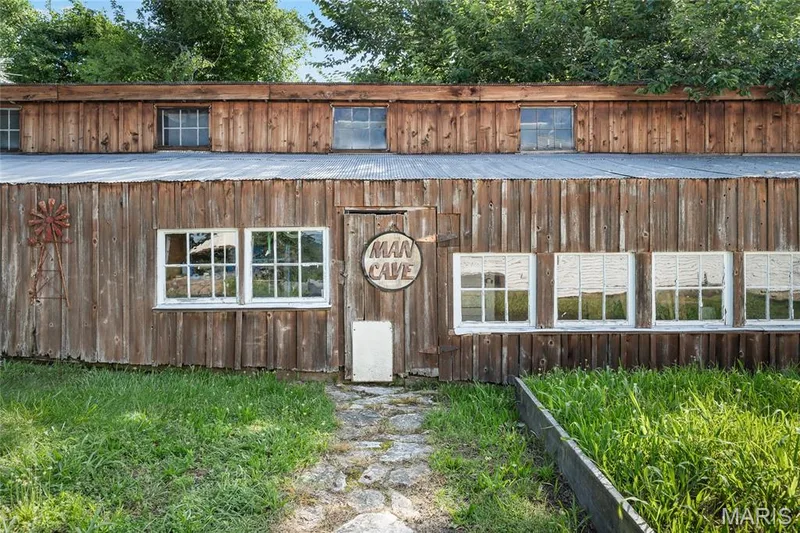 1415 Highway F, Defiance, MO 63341 — listing photo 55 of 96