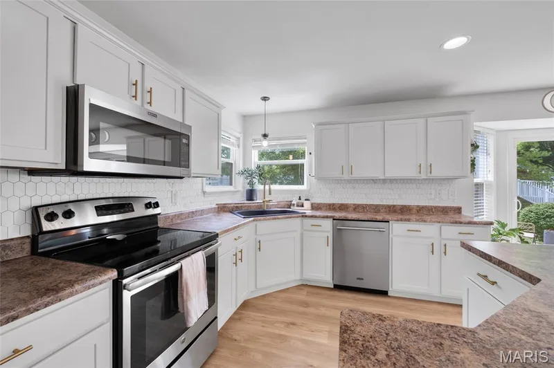 202 Wyndtrace Court, Lake St. Louis, MO 63367 — listing photo 12 of 56