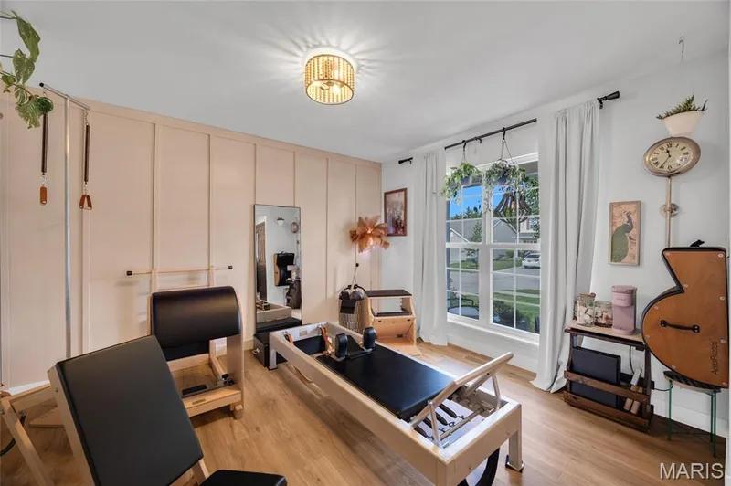 Front office for great flex space — 202 Wyndtrace Court, Lake St. Louis, MO 63367
