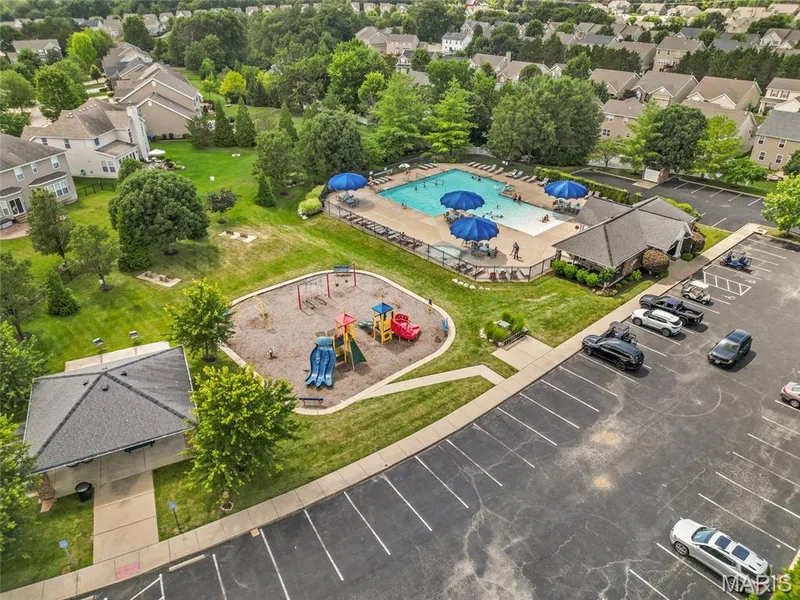 Pool, parks, trails! — 202 Wyndtrace Court, Lake St. Louis, MO 63367