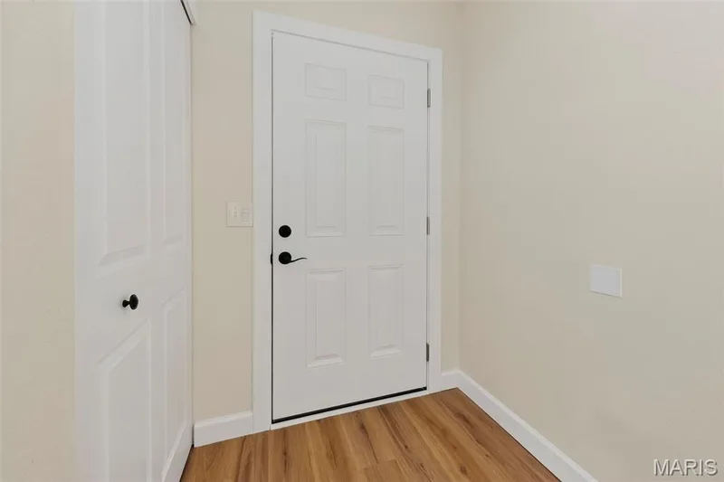 2074 Duclair Parkway, St Charles, MO 63304 — listing photo 5 of 53