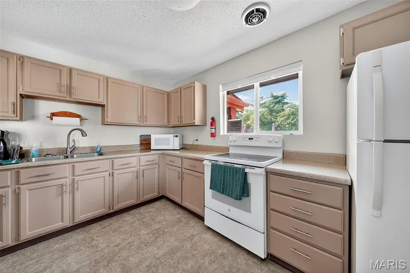 2074 Duclair Parkway, St Charles, MO 63304 — listing photo 50 of 53