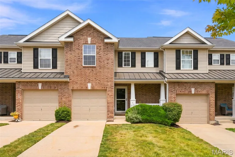 53 Country Village Court, O'Fallon, MO 63367 — listing photo 2 of 28