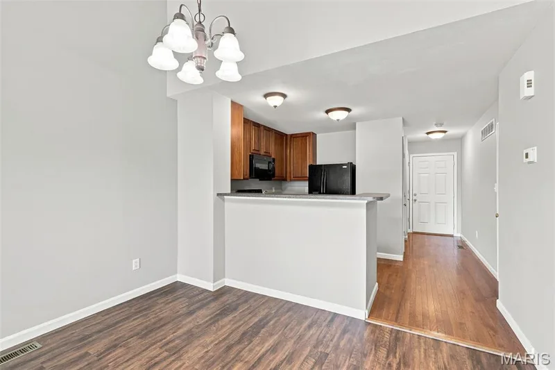 53 Country Village Court, O'Fallon, MO 63367 — listing photo 4 of 28