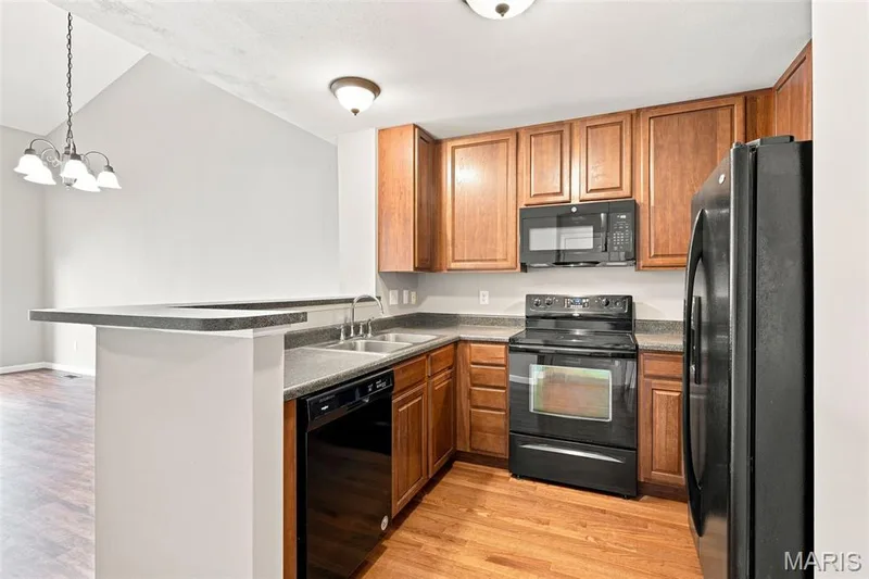 53 Country Village Court, O'Fallon, MO 63367 — listing photo 5 of 28